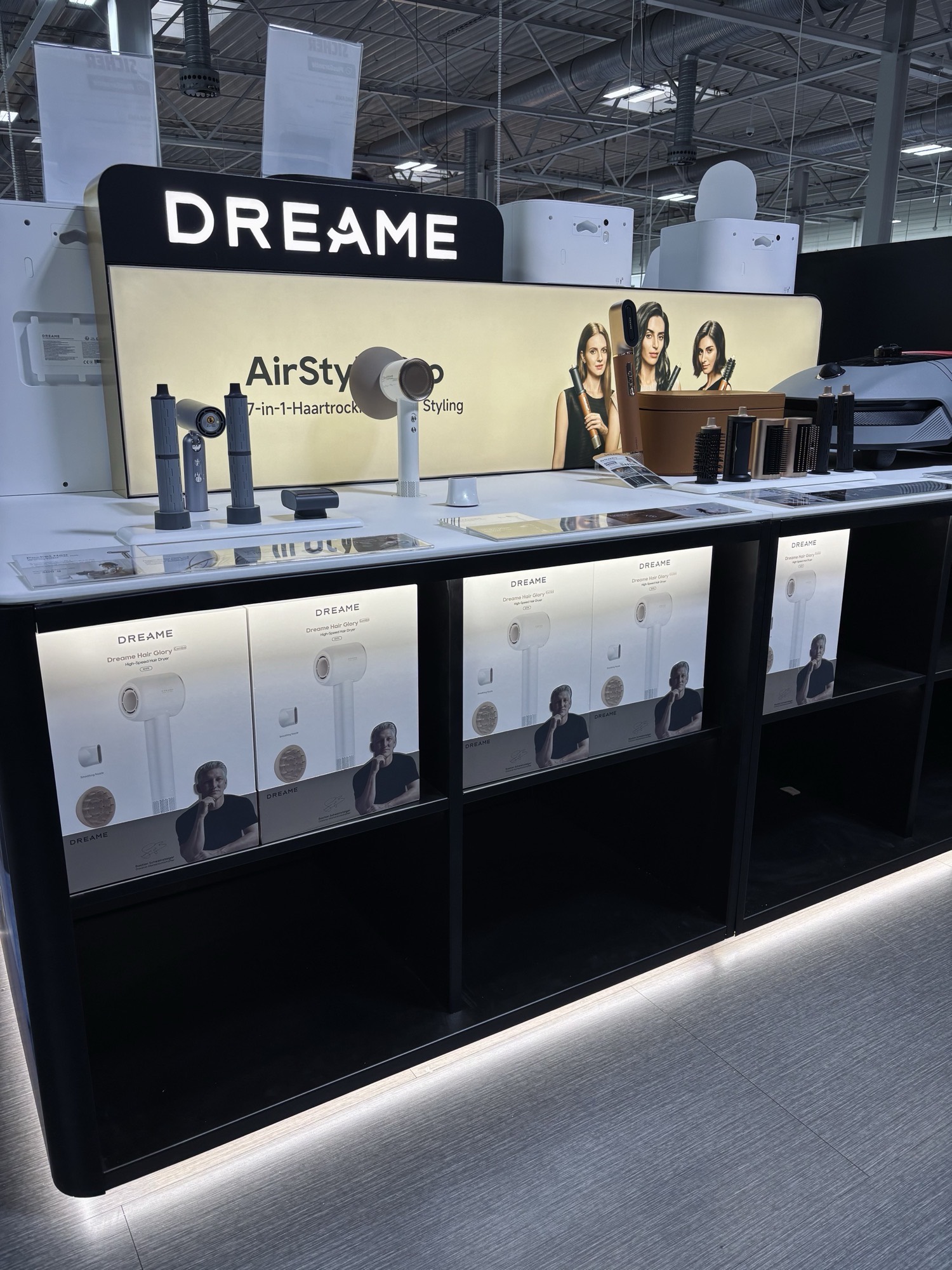 Dreame shop-in-shop by World of Retail Services