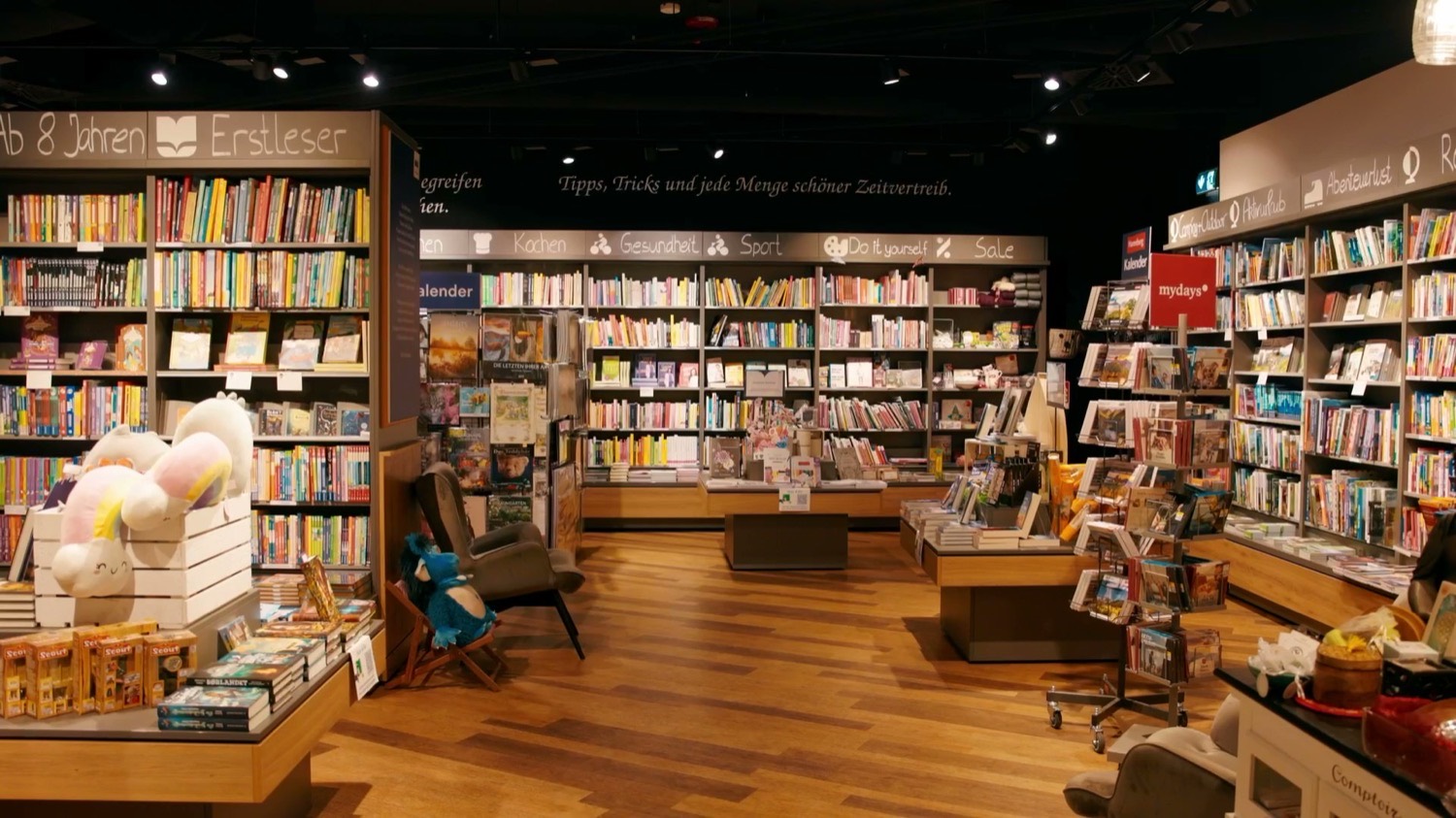 Thalia bookstore interior by World of Retail Services