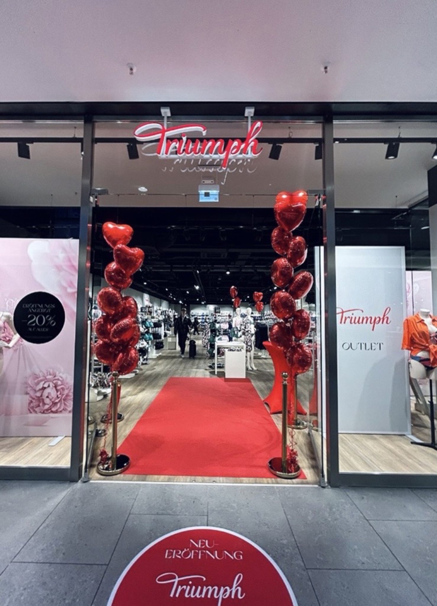 Triumph Wäsche-Store zur Eröffnung, Ausbau durch World of Retail Services