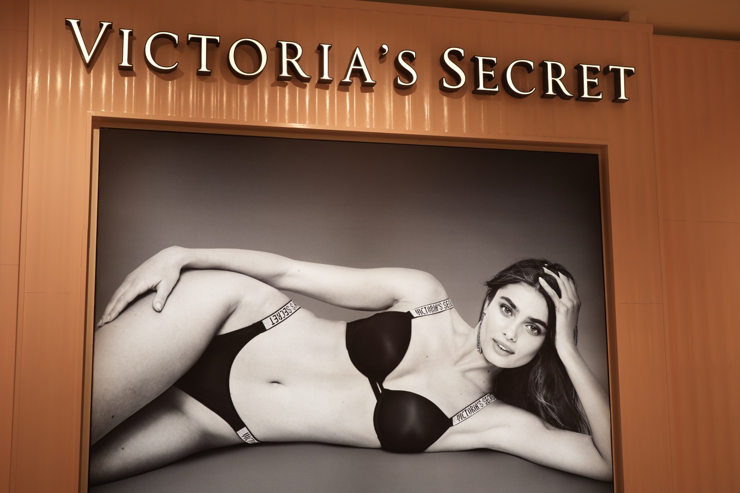 Victoria Secret brand wall by World of Retail Services